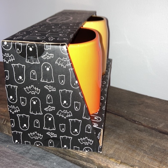 π»π§ββοΈ Rae Dunn Magenta IβM HIS WITCH & IβM HER BOO Set of 2 Mugs in Gift Box - Picture 8 of 12